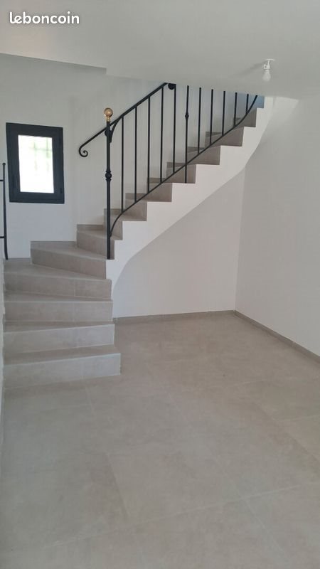 Maison à louer, 110m², Cadolive