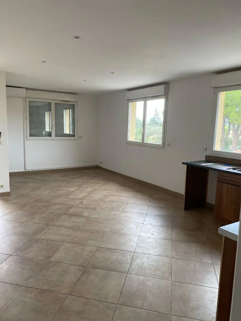 Appartement à louer, 81m², Peypin