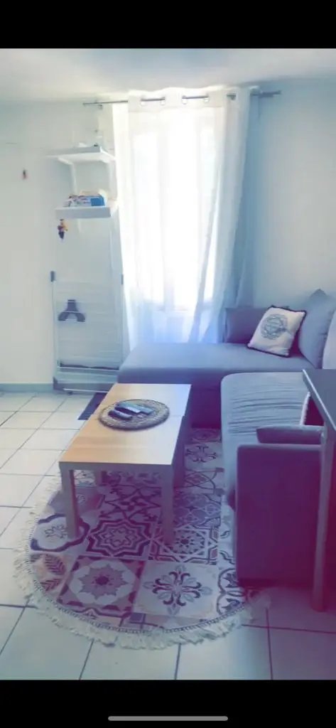 Appartement à louer, 27m², Saint-Savournin