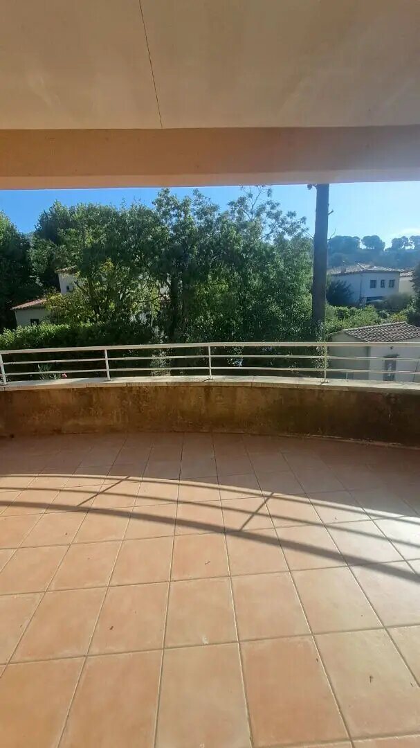Appartement à louer, 71m², Gémenos