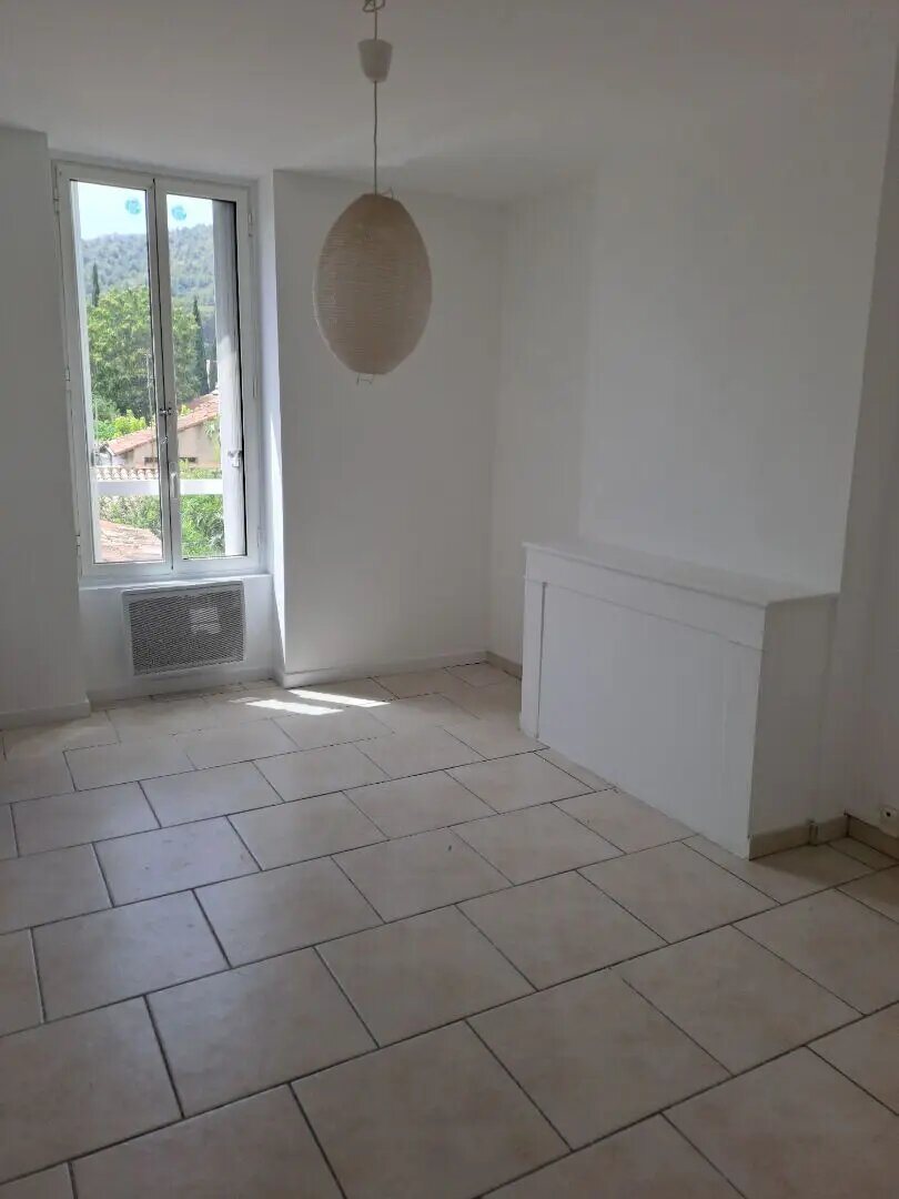 Appartement à louer, 67m², Roquevaire