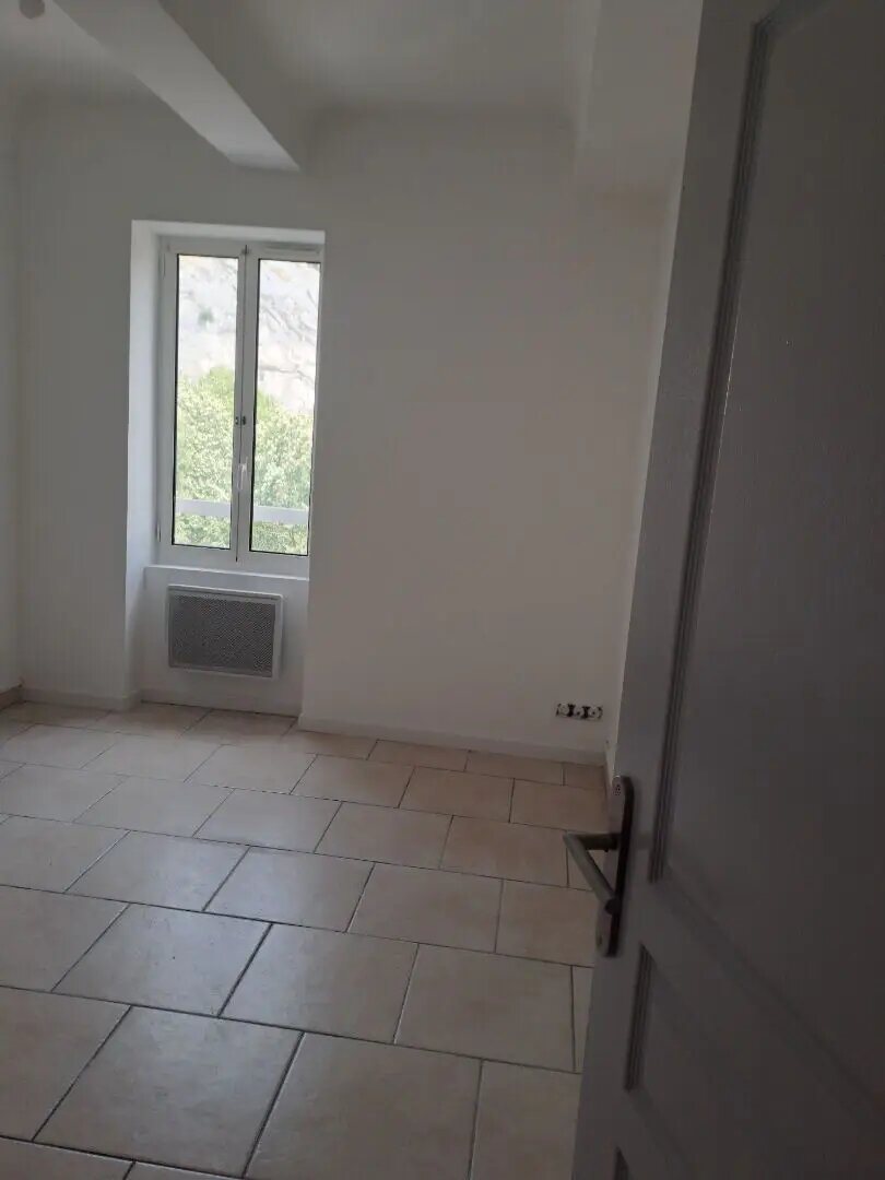 Appartement à louer, 67m², Roquevaire