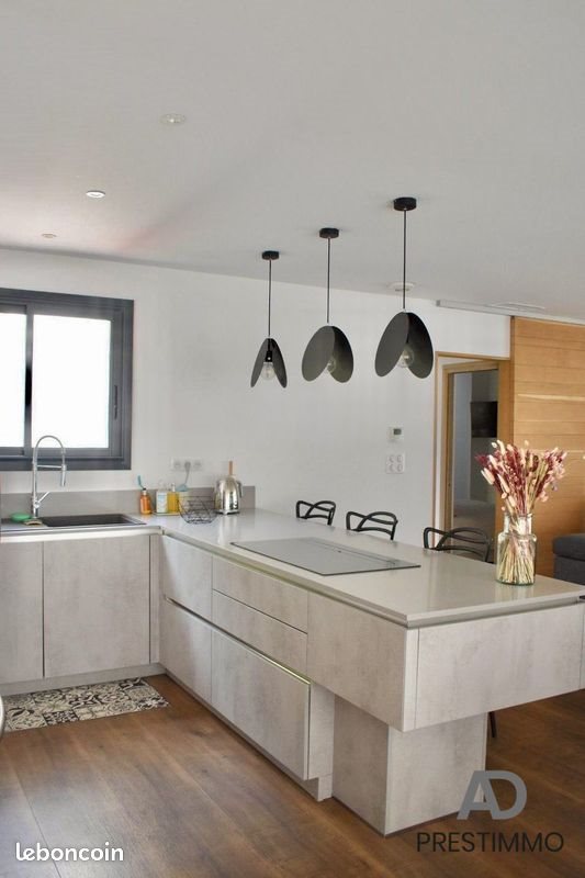 Maison à louer, 170m², San-Martino-di-Lota