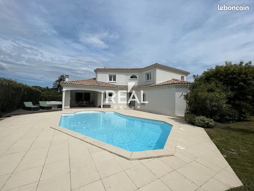 Maison à louer, 200m², Saint-Médard-en-Jalles