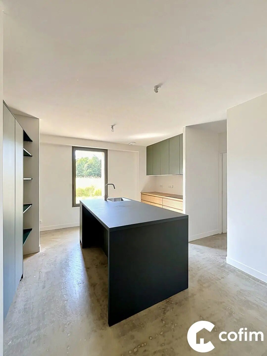 Maison à louer, 184m², Laroin