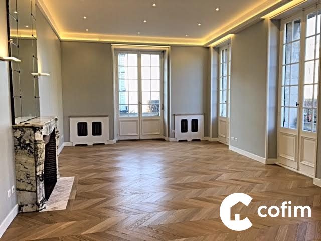 Appartement à louer, 168m², Pau