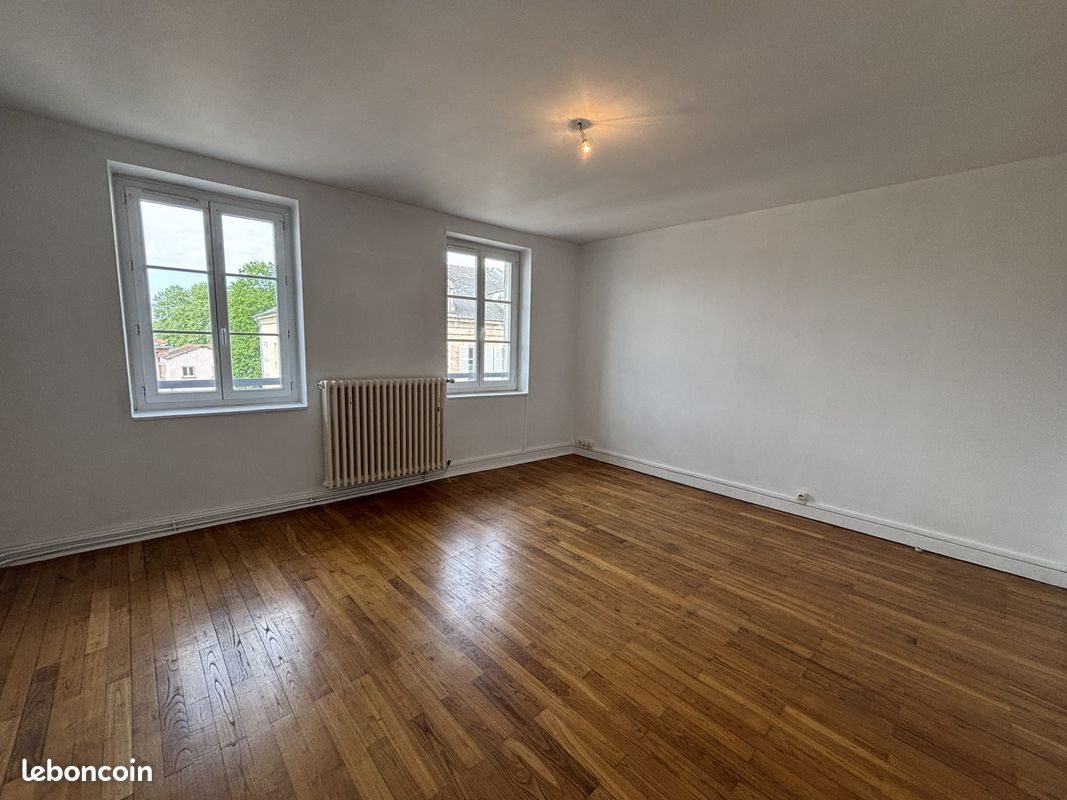 Appartement à louer, 49m², Belleville