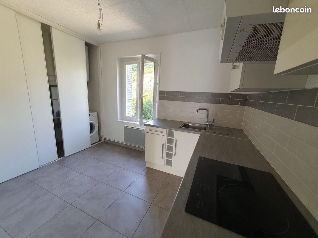 Appartement à louer, 79m², Vérin
