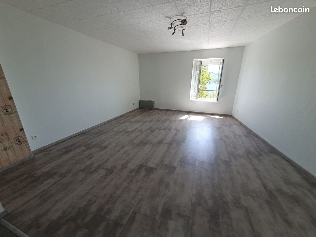 Appartement à louer, 79m², Vérin