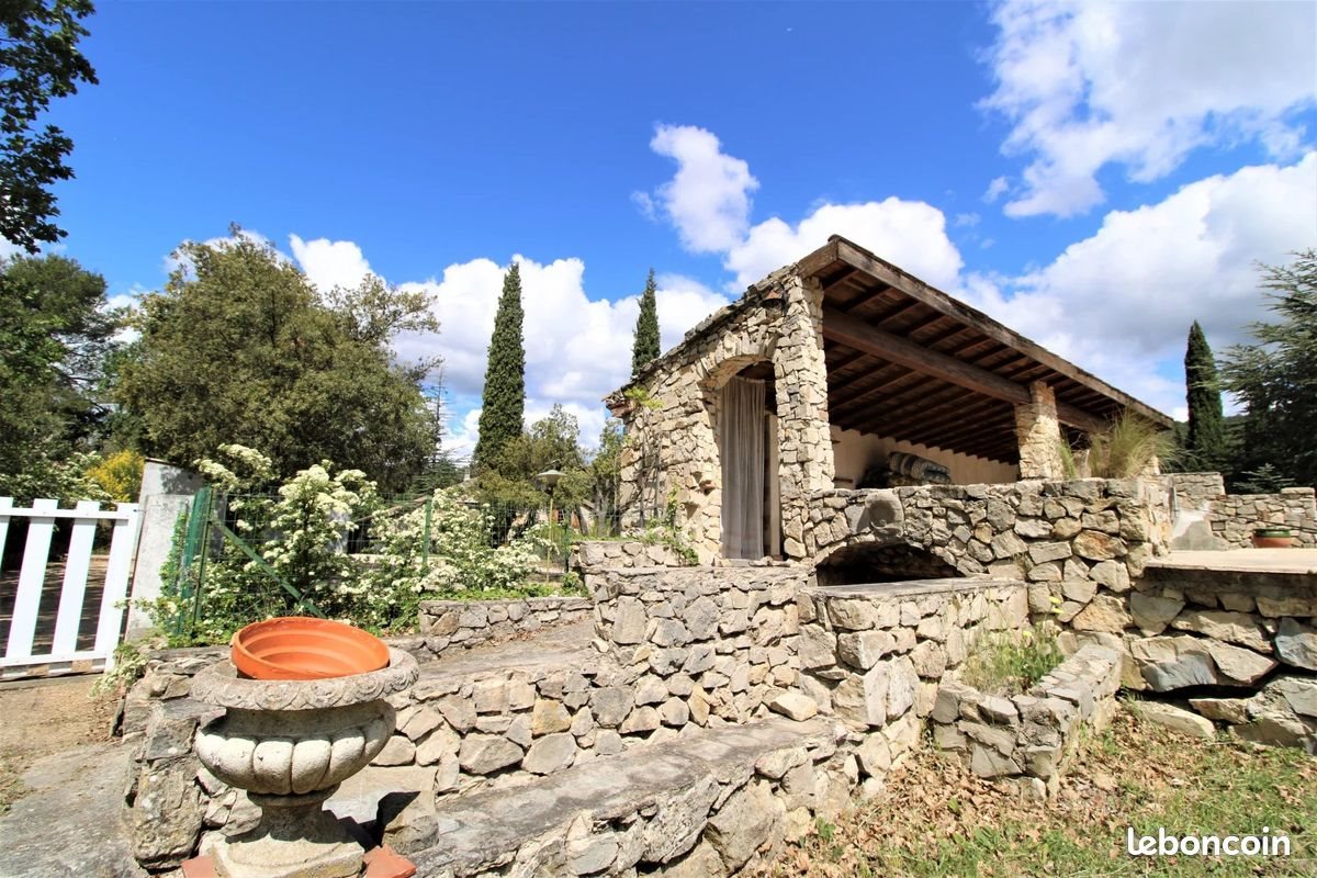 Maison à vendre, 190m², La Roquebrussanne
