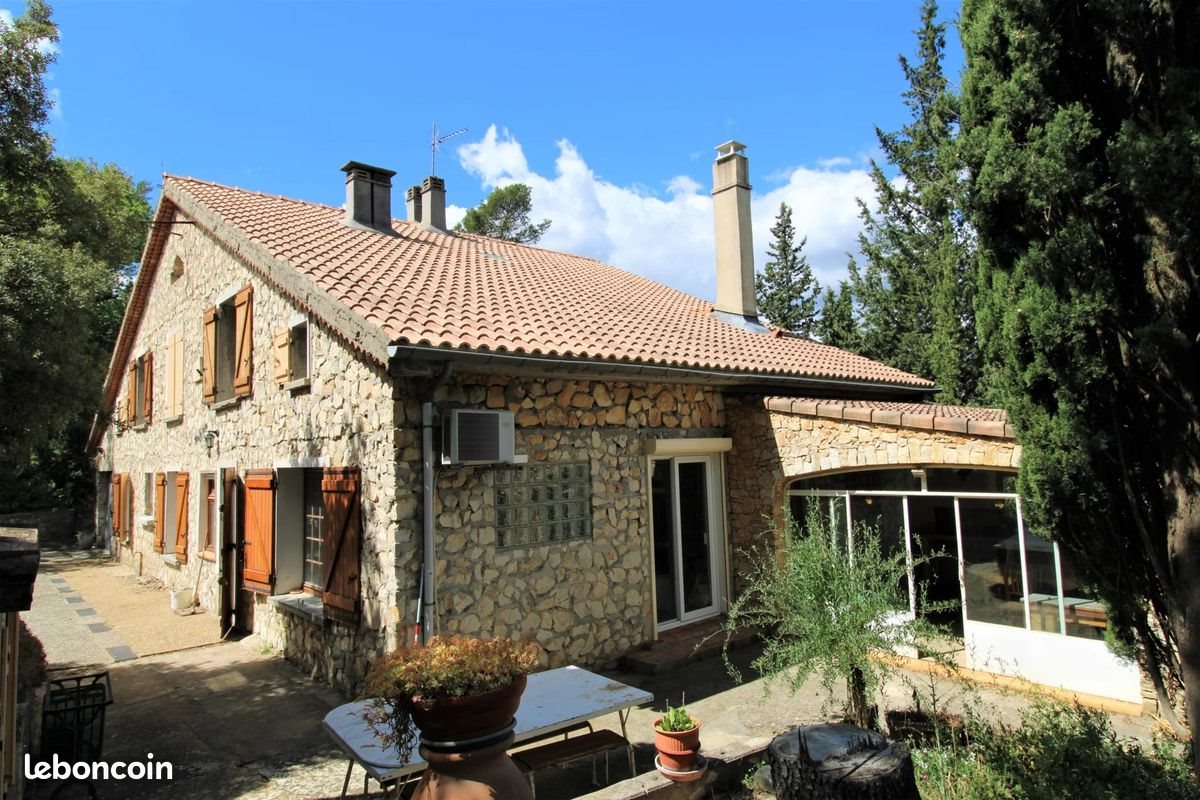 Maison à vendre, 190m², La Roquebrussanne
