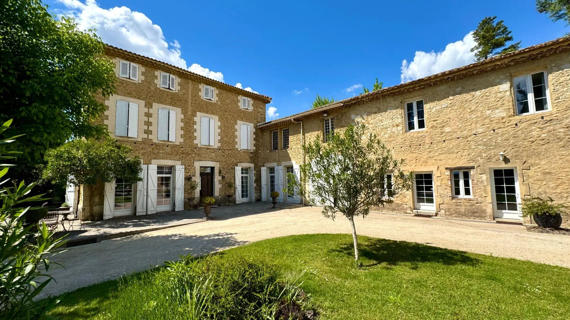 Maison à vendre, 1380m², Althen-des-Paluds