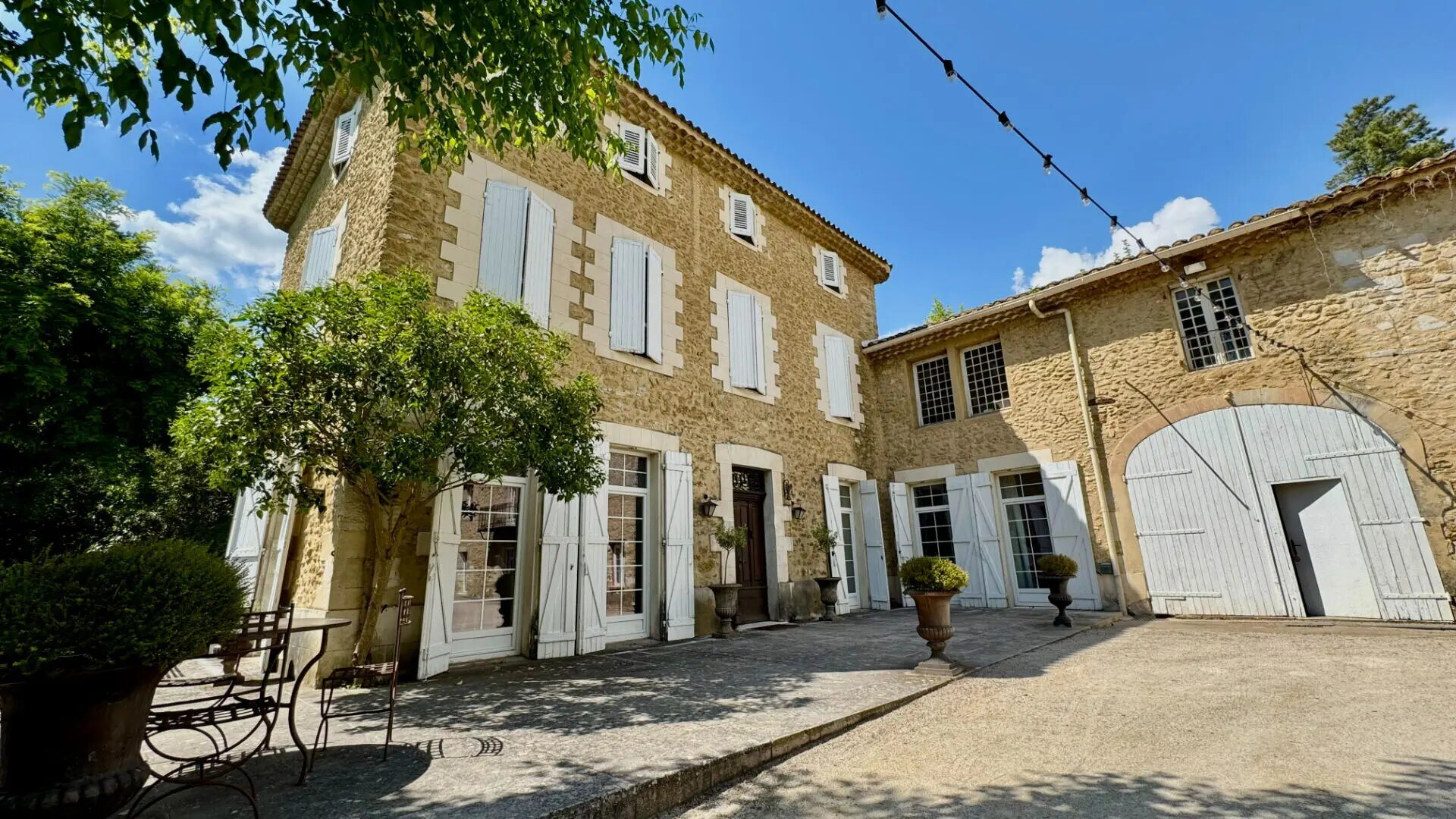 Maison à vendre, 1380m², Althen-des-Paluds