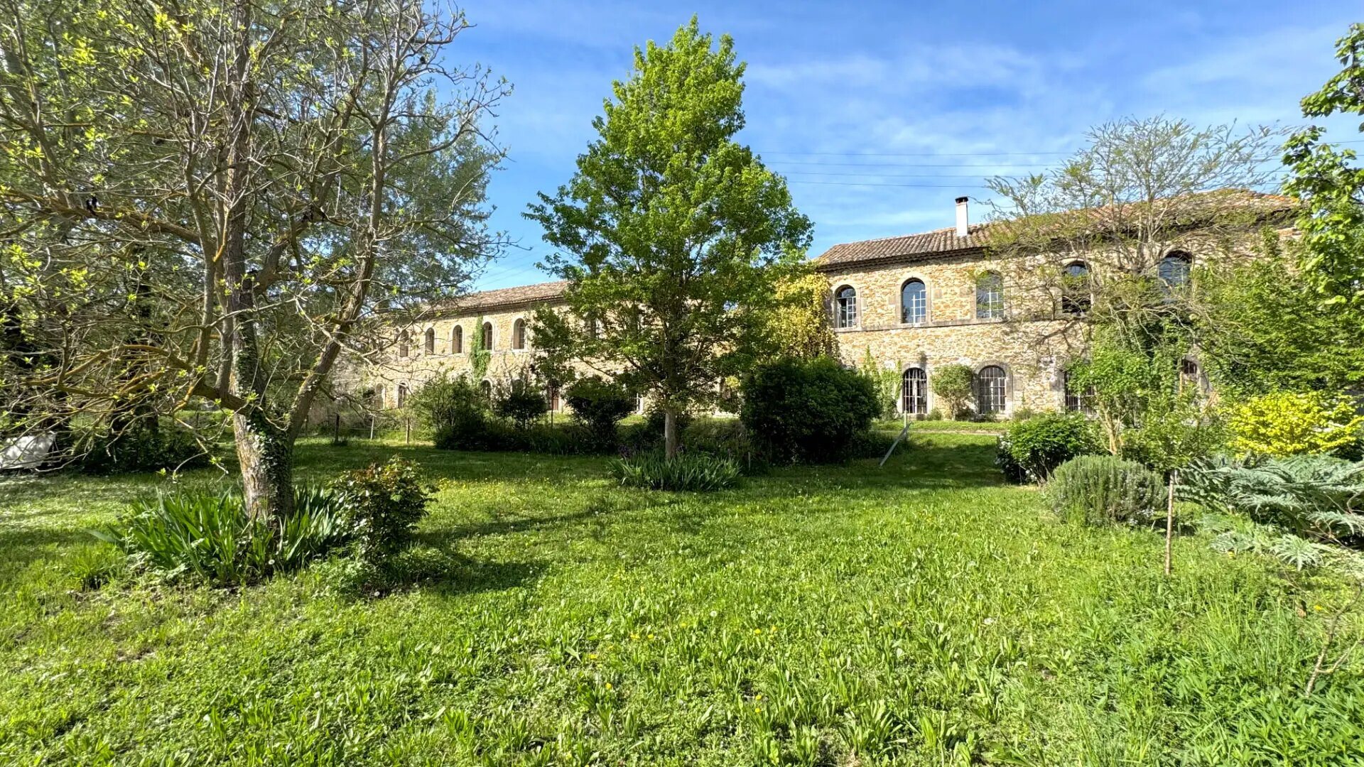 Maison à vendre, 1200m², Entraigues-sur-la-Sorgue