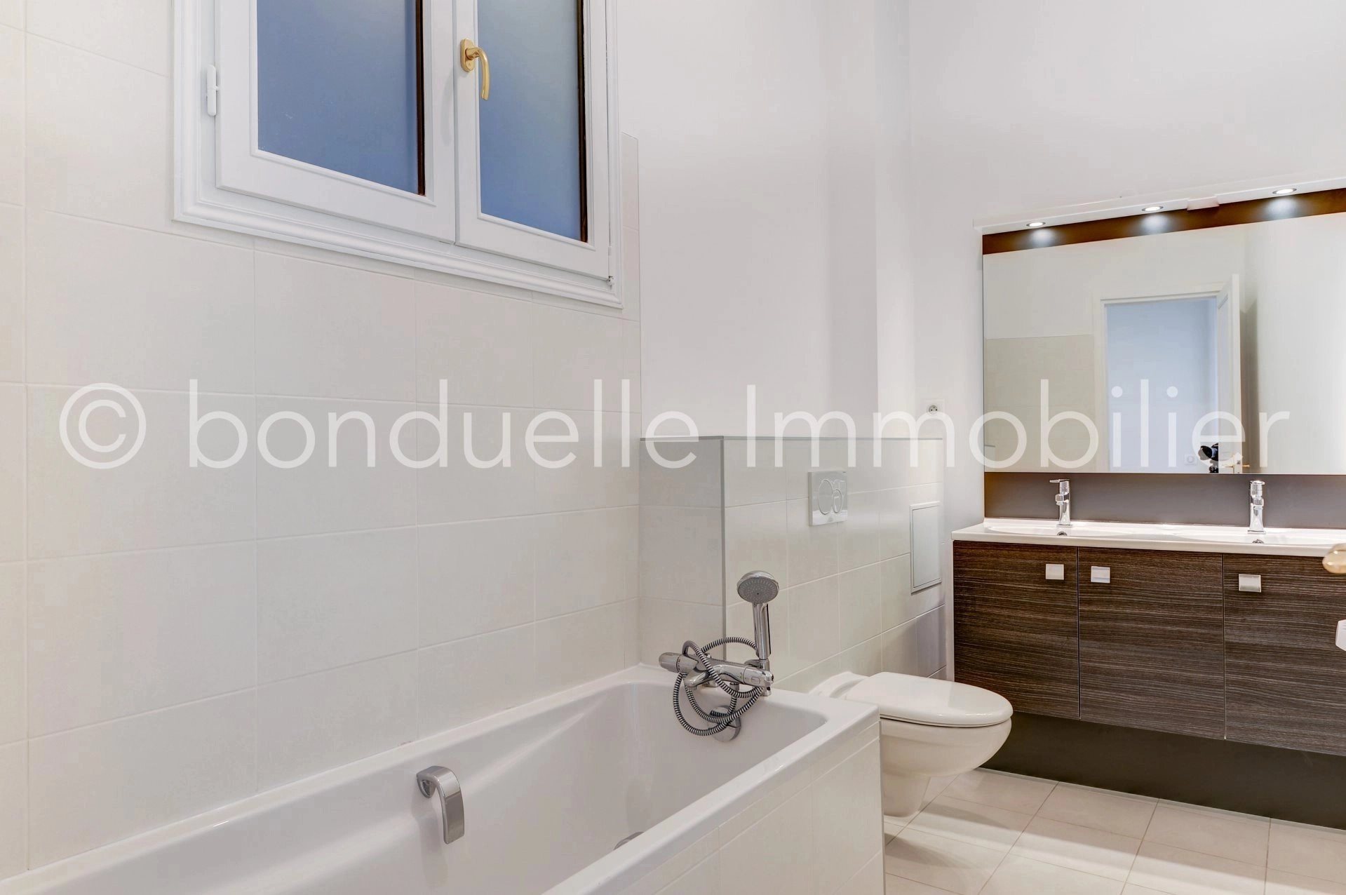 Appartement à louer, 158m², Paris 9ème