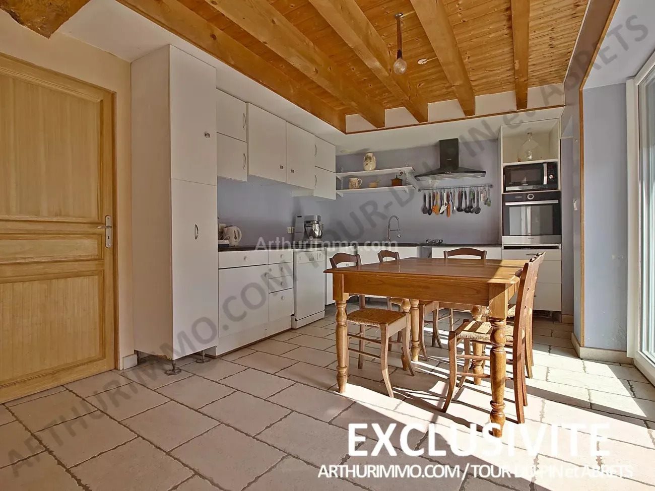 Maison à vendre, 2m², Montcarra