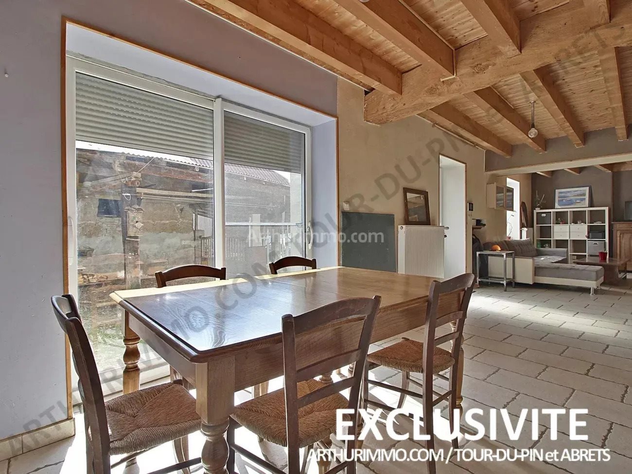 Maison à vendre, 2m², Montcarra