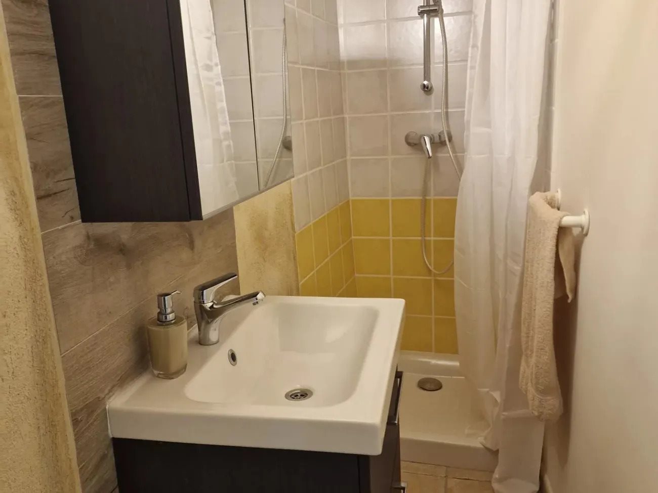 Appartement à louer, NaNm², Jouques
