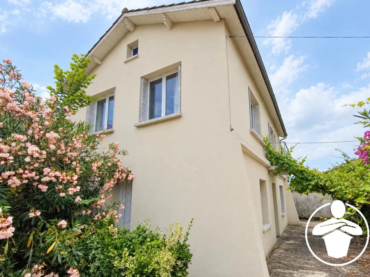 Maison à vendre, 1m², Roquefort