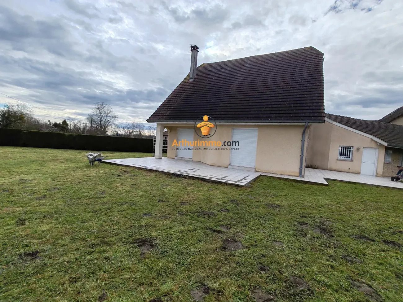 Maison à louer, 1m², Buros