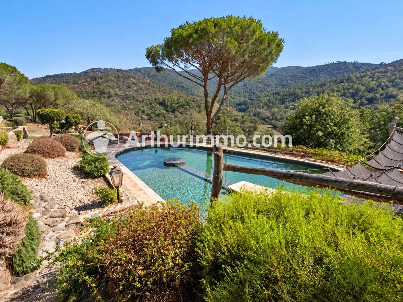 Maison à vendre, NaNm², La Garde-Freinet
