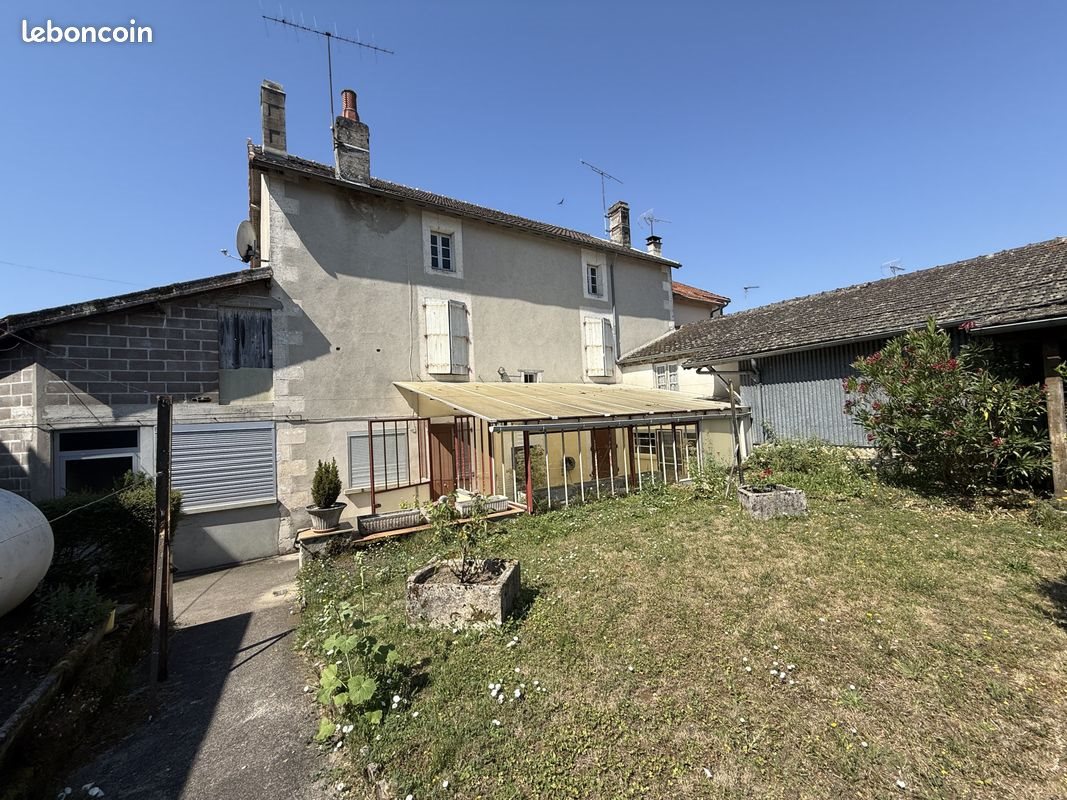 Maison à vendre, 226m², Saint-Laurent-de-Céris