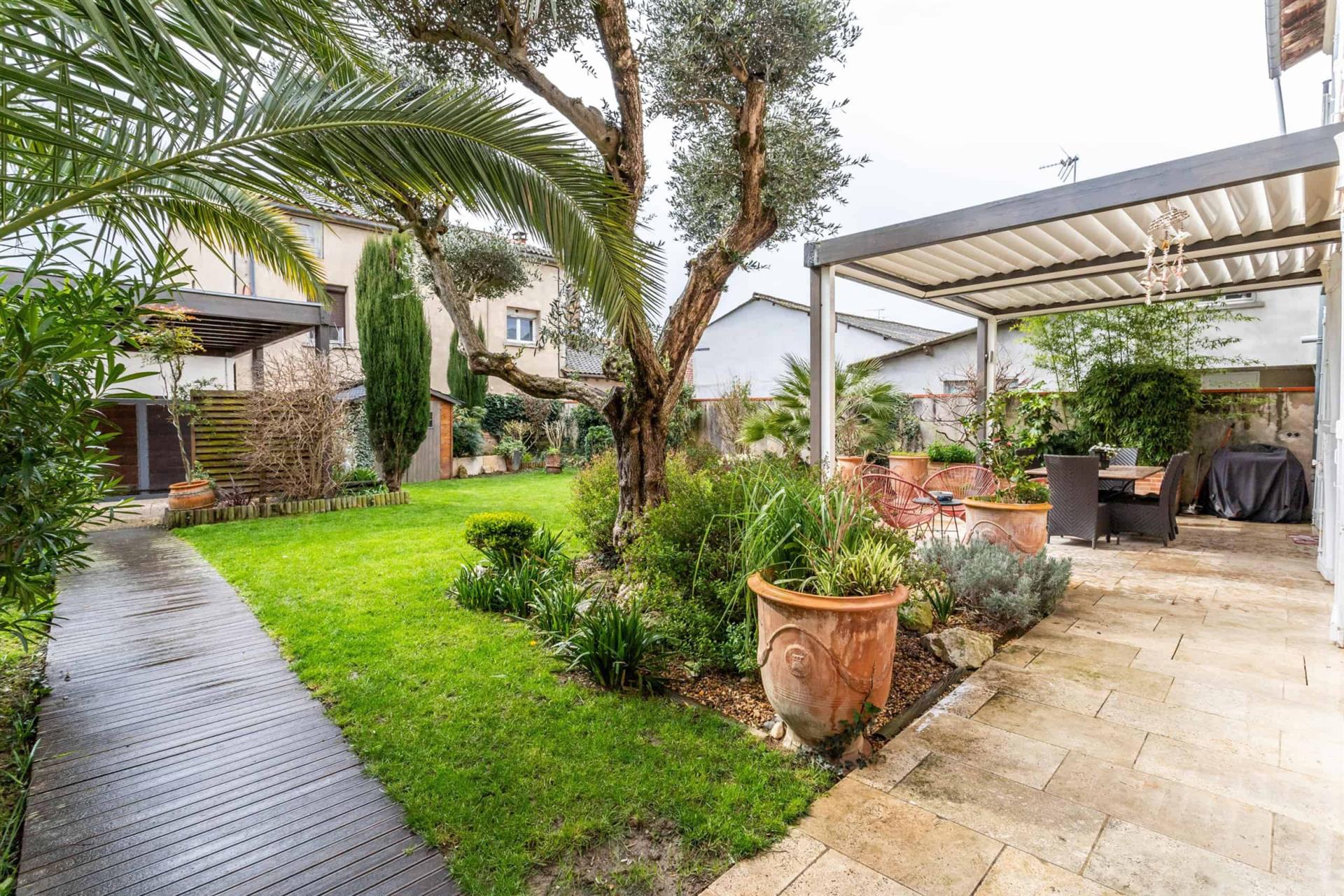 Maison à vendre, 333m², Saint-Nicolas-de-la-Grave