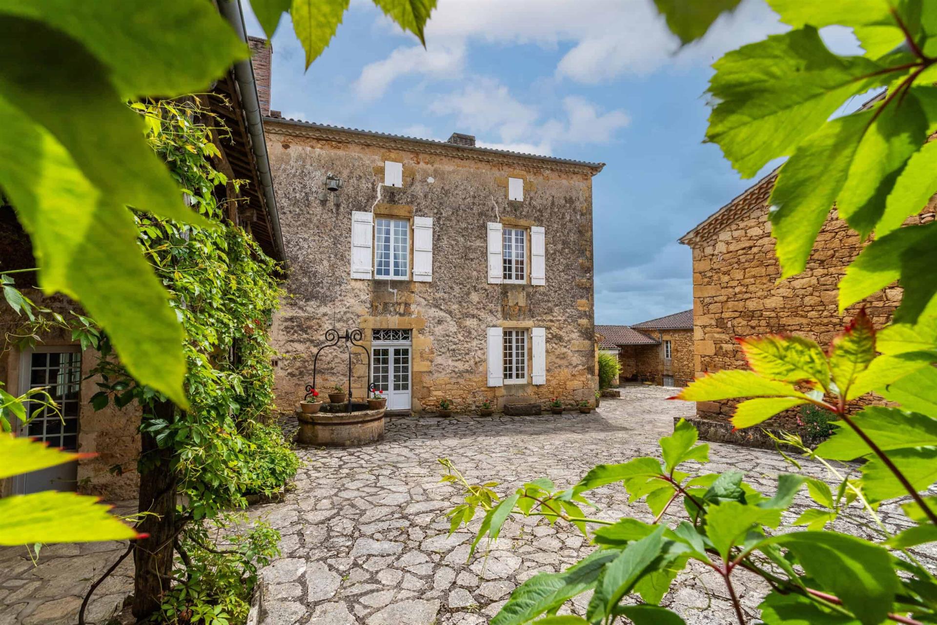 Maison à vendre, 425m², Fumel
