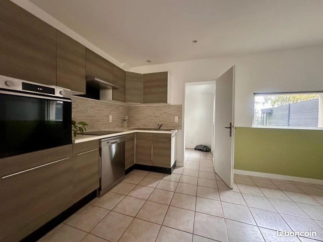 Appartement à louer, 64m², Favières