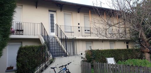 Immeuble 2 pièces · à Bobigny · 640 000 €
