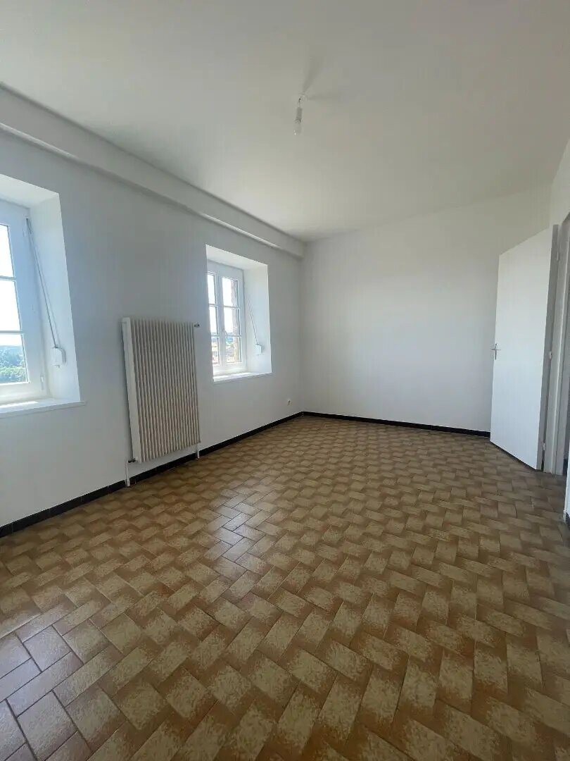 Appartement à louer, 70m², Saint-Bonnet-le-Château