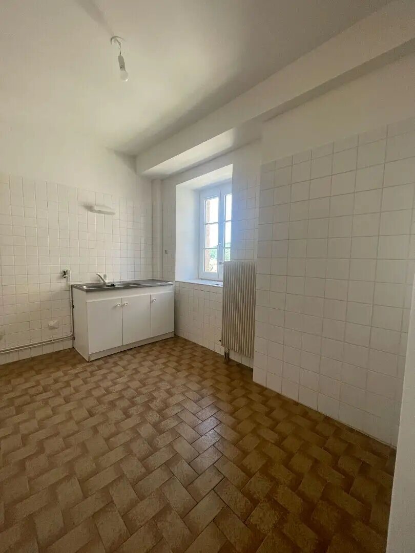 Appartement à louer, 70m², Saint-Bonnet-le-Château