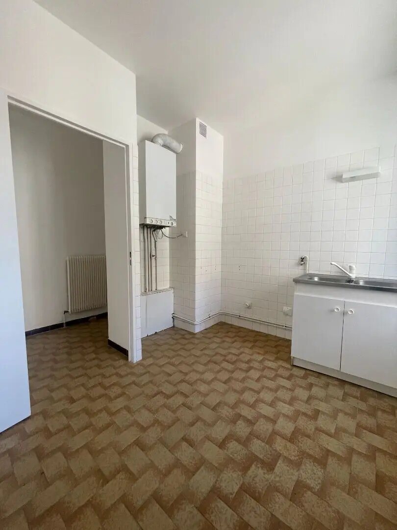 Appartement à louer, 70m², Saint-Bonnet-le-Château