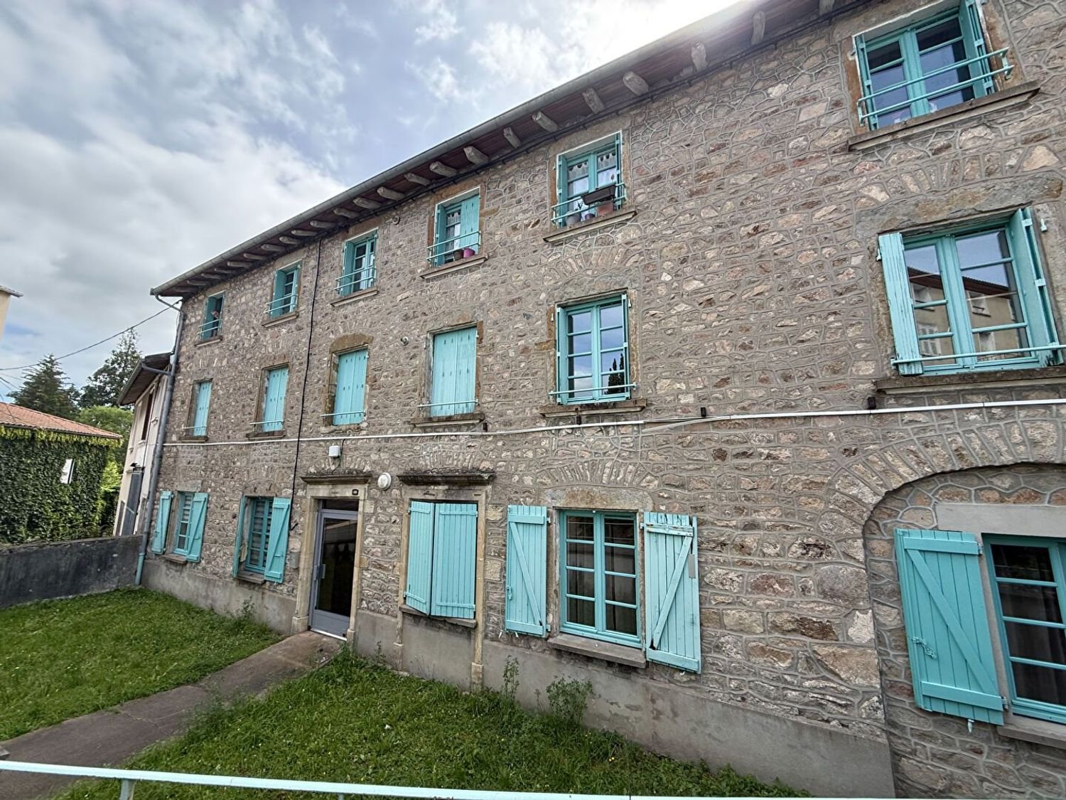 Appartement à louer, 60m², Monsols