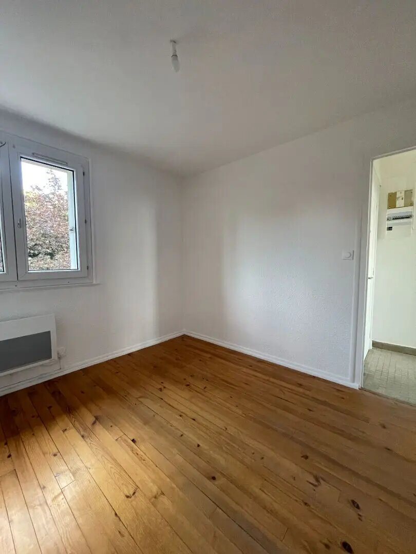 Appartement à louer, 43m², Saint-Bonnet-le-Château