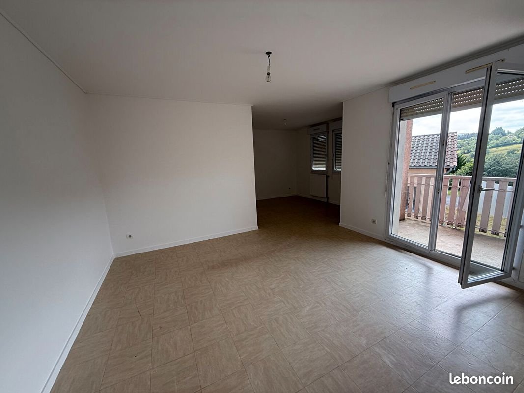 Appartement à louer, 84m², Monsols