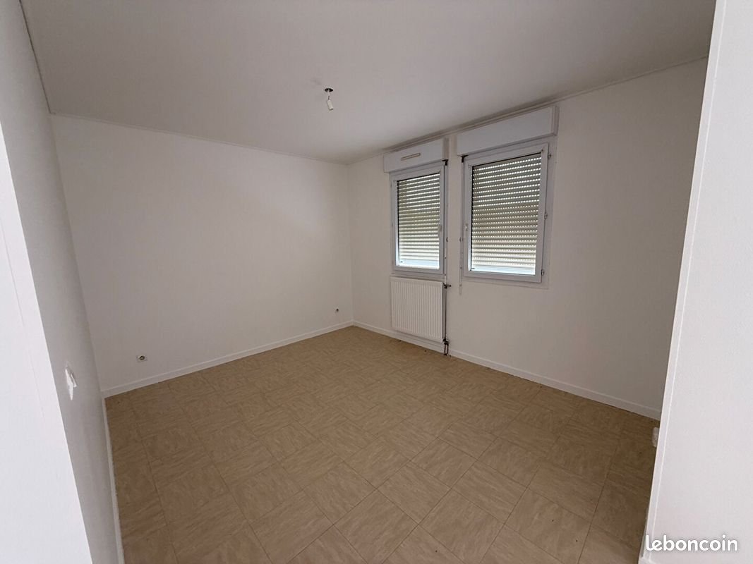 Appartement à louer, 84m², Monsols
