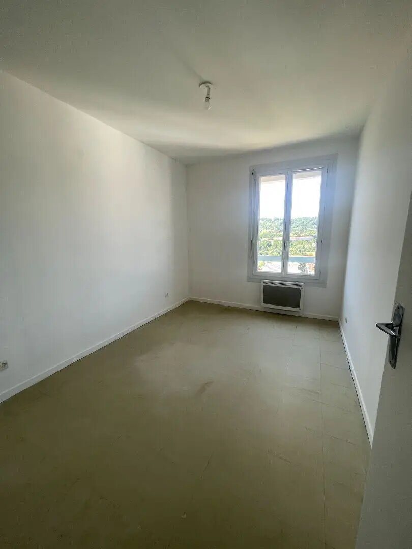 Appartement à louer, 73m², Unieux