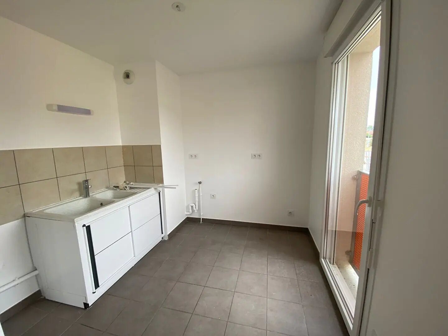 Appartement à louer, 61m², Neulise