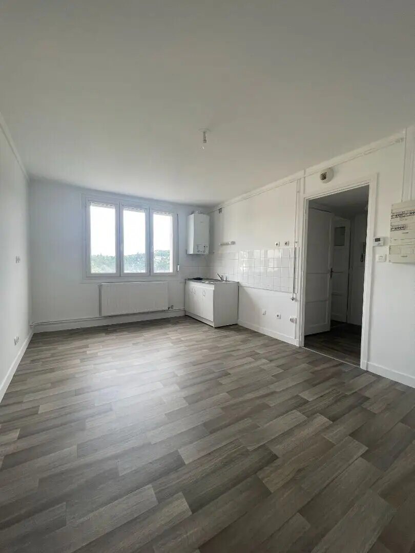 Appartement à louer, 43m², Le Chambon-Feugerolles