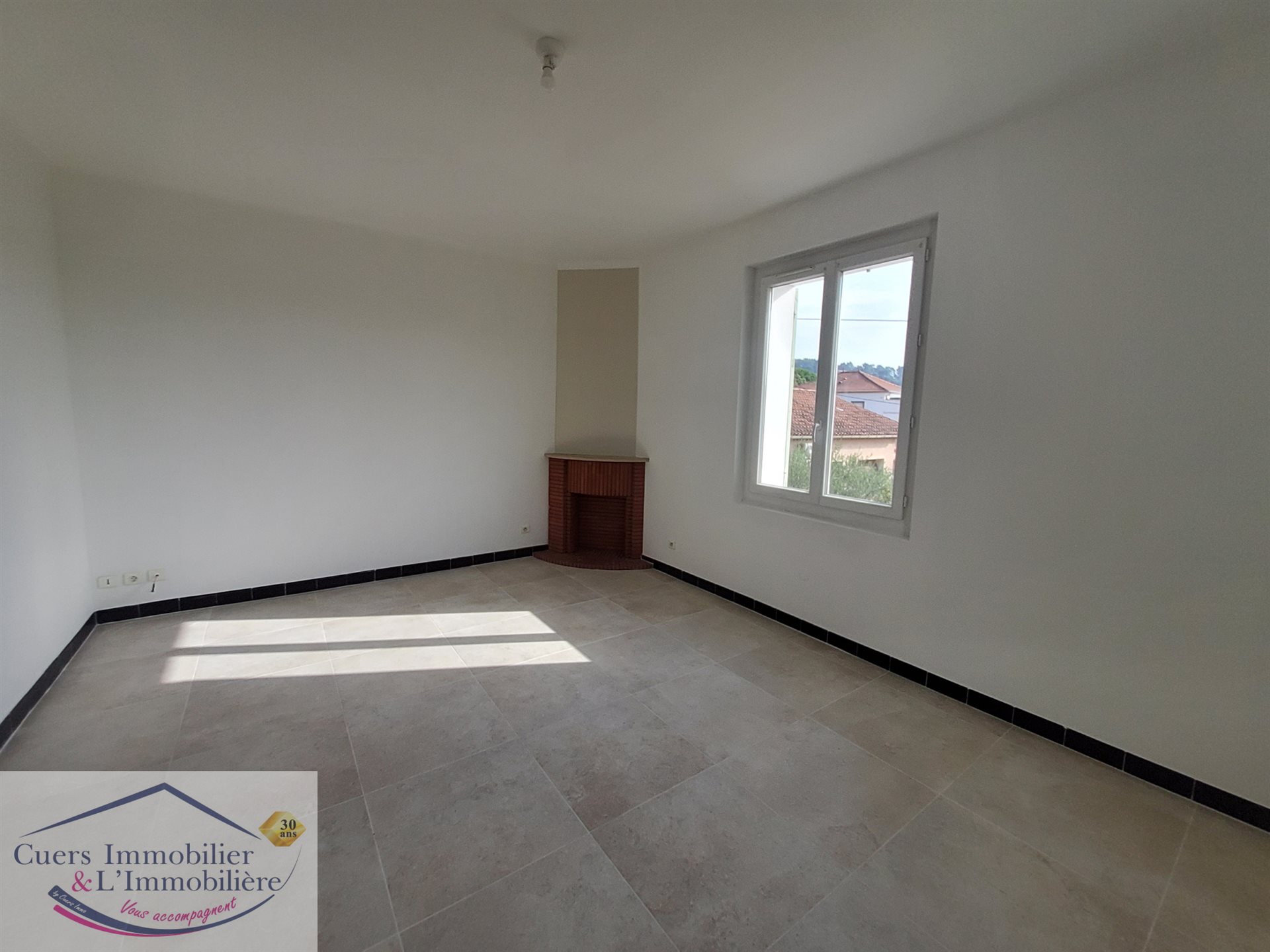 Maison à louer, 78m², Cuers