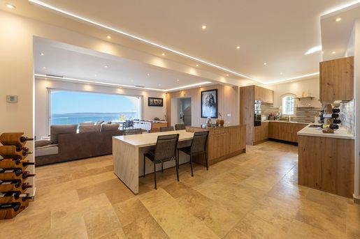 Advert pic 0
