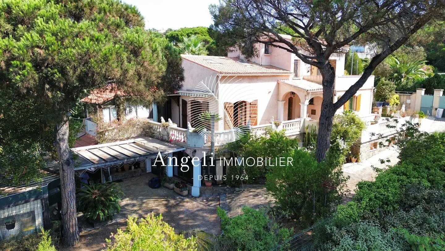 Maison à vendre, 251m², Roquebrune-sur-Argens