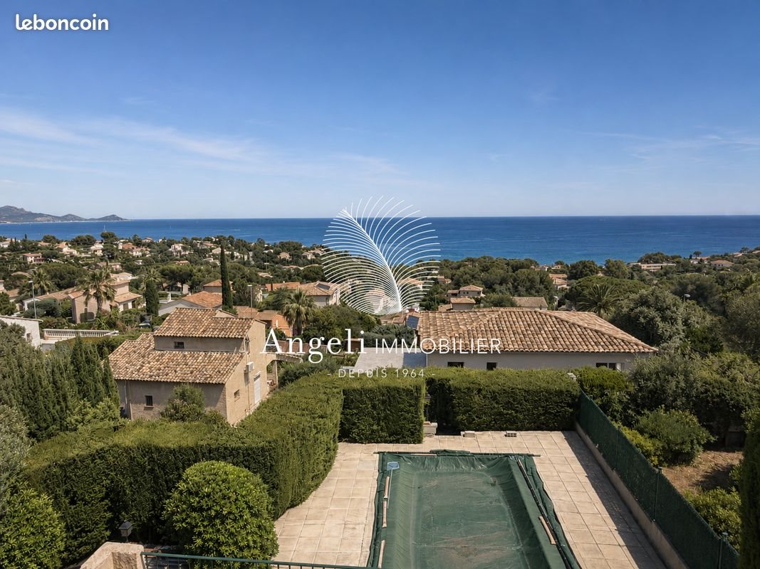 Maison à vendre, 118m², Les Issambres