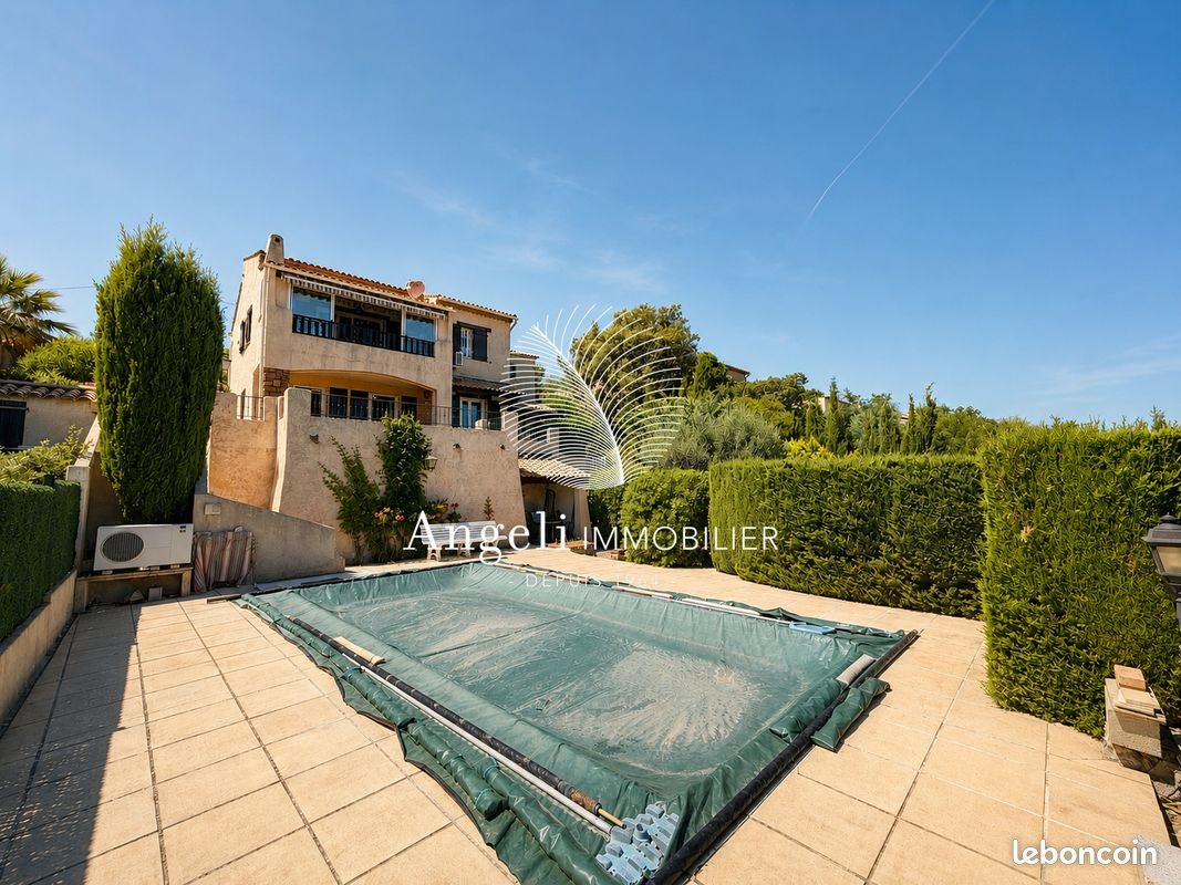 Maison à vendre, 118m², Les Issambres