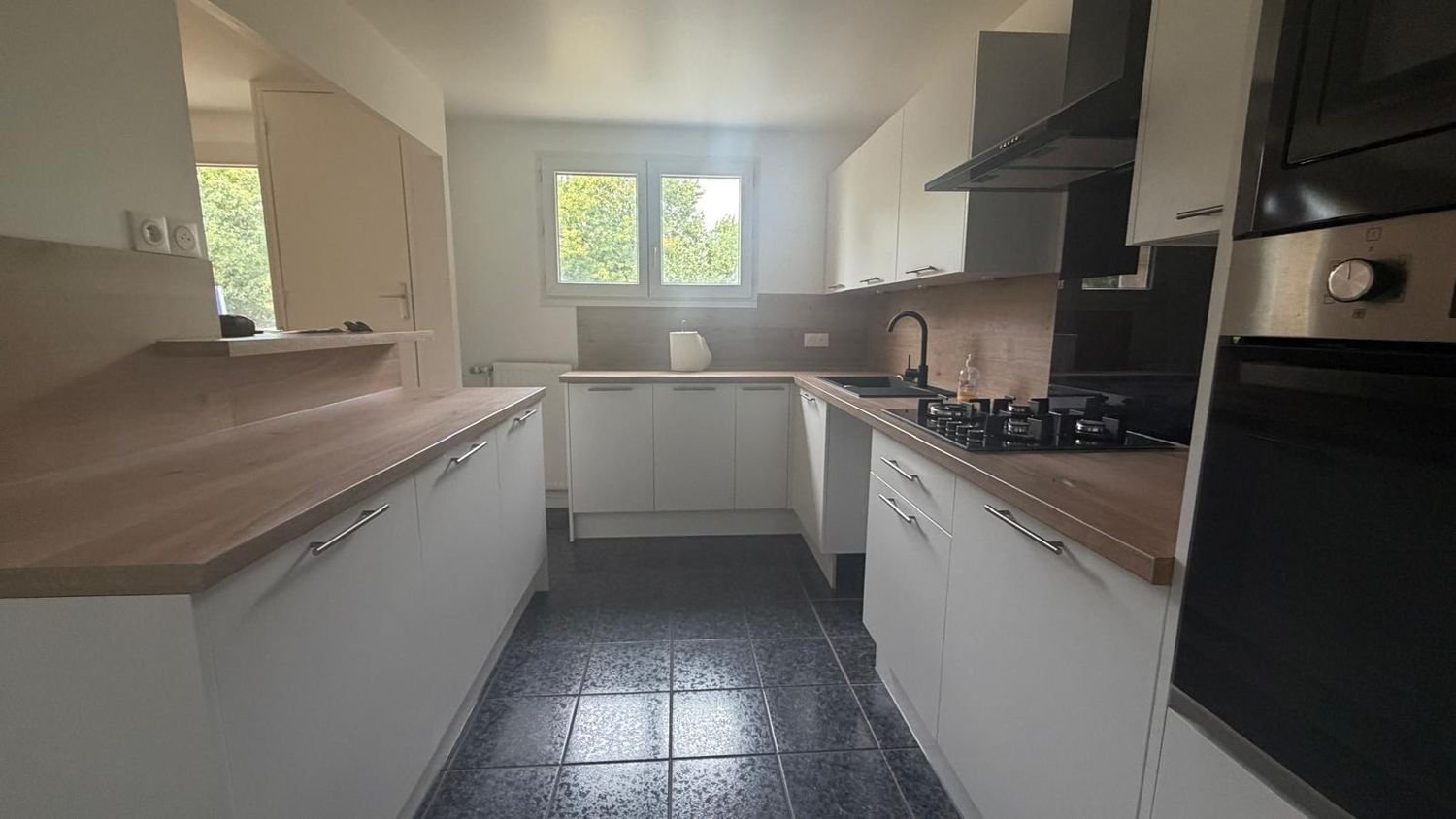 Appartement à louer, 74m², Evry