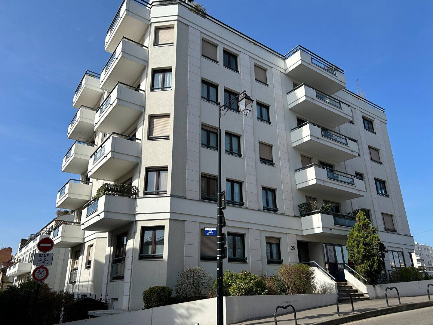 Appartement à louer, 45m², Courbevoie