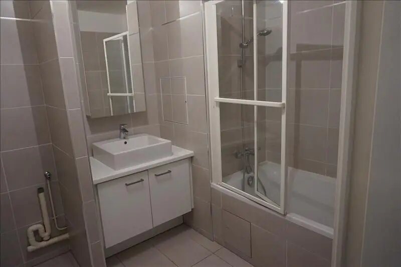 Appartement à louer, 67m², Courbevoie