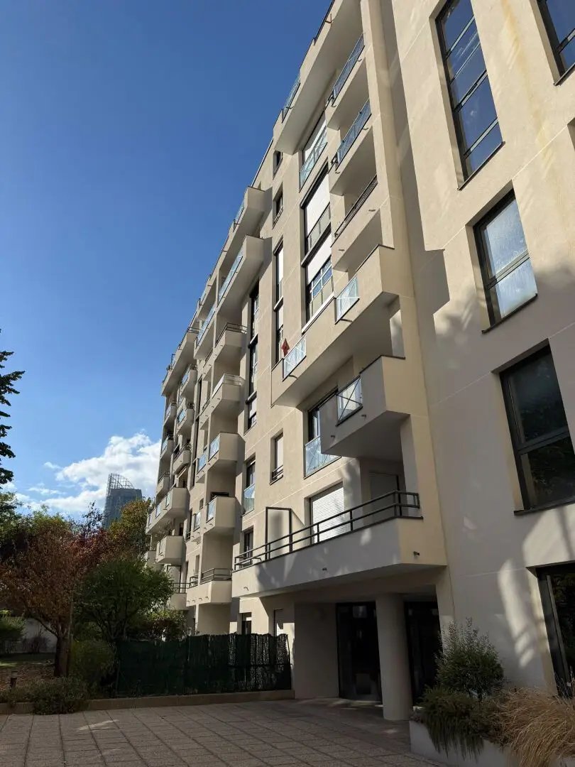 Appartement à louer, 88m², Courbevoie
