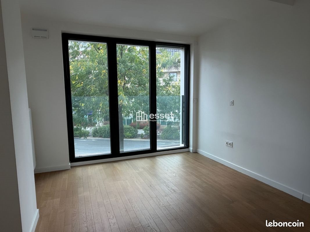 Appartement à louer, 40m², Suresnes